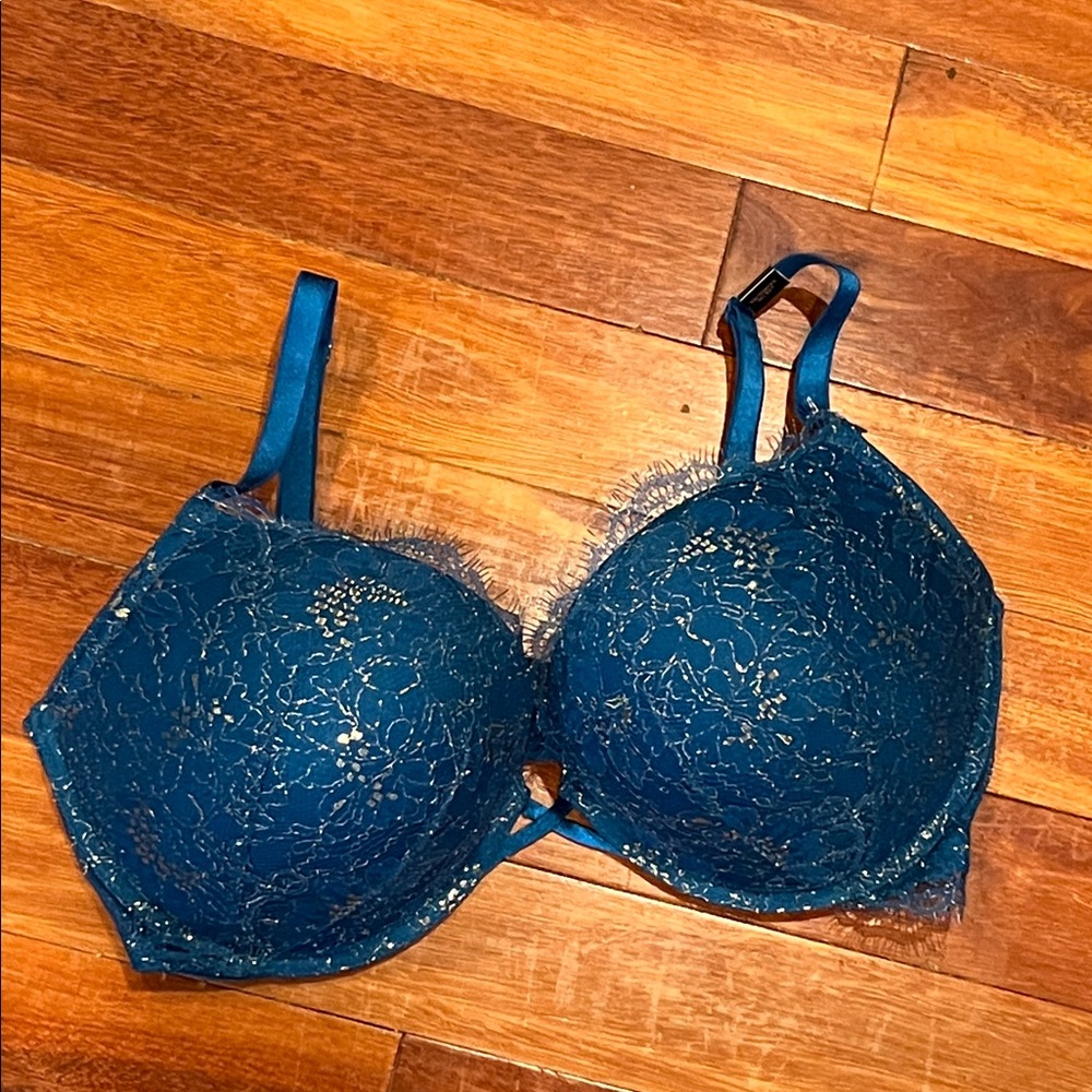 New Victoria’s Secret Bombshell Push Up Bra Lace Shimmer 36DD